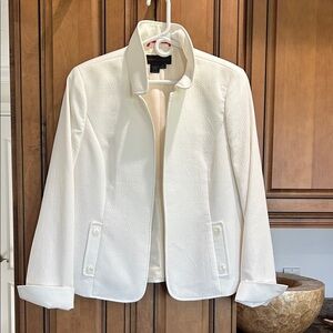 Elegant White Textured Blazer